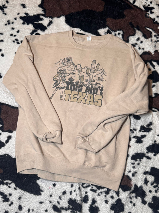 This ain’t Texas crew neck