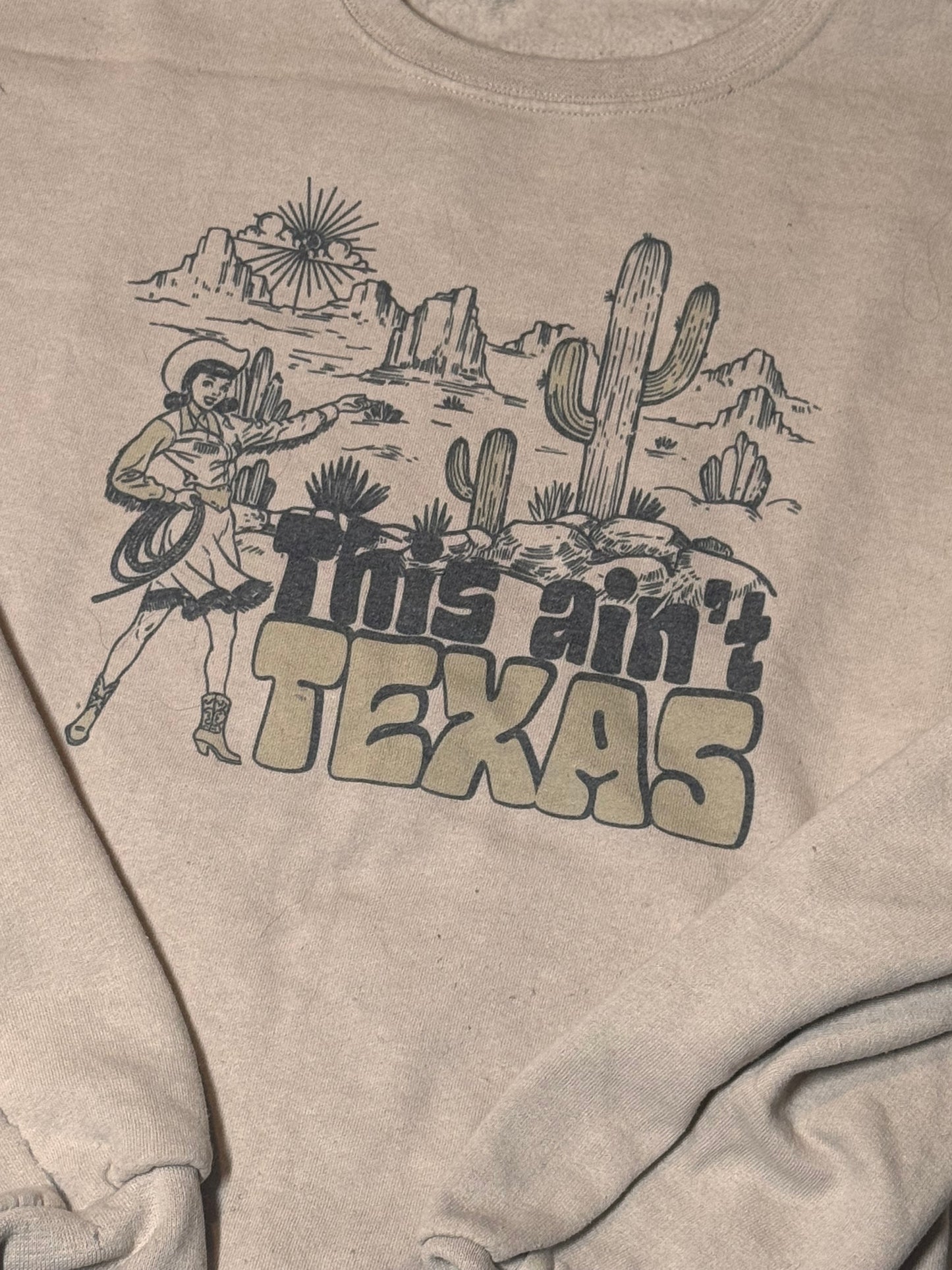 This ain’t Texas crew neck